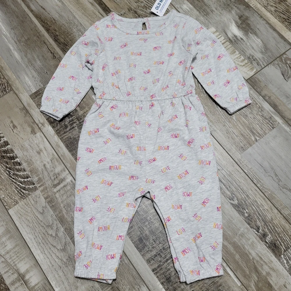 New Old Navy Baby Love Amour Long Sleeve One Piece Outfit Size 3-6M